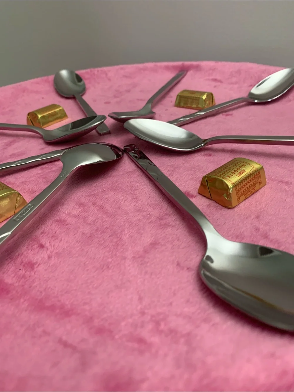 Oneida Shui Pattern Stainless Steel Teaspoon Set of 8 NWOT